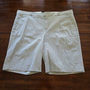 NWT Banana Republic Factory Seersucker Shorts Women’s size 18  10” Inseam Preppy